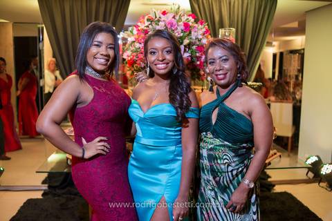 formatura-makeup-fotografo-fotografia-porto-alegre-fonoaudiologia-ufrgs-margarida-muller-rodrigo-bestetti-ensaio-book-colacao-de-grau-recepcao-chef-mauricio-toga-por-do-sol'