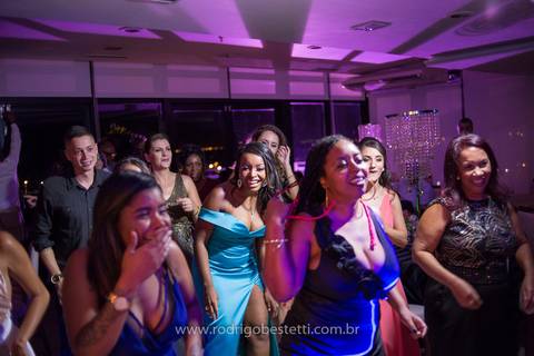 formatura-makeup-fotografo-fotografia-porto-alegre-fonoaudiologia-ufrgs-margarida-muller-rodrigo-bestetti-ensaio-book-colacao-de-grau-recepcao-chef-mauricio-toga-por-do-sol'