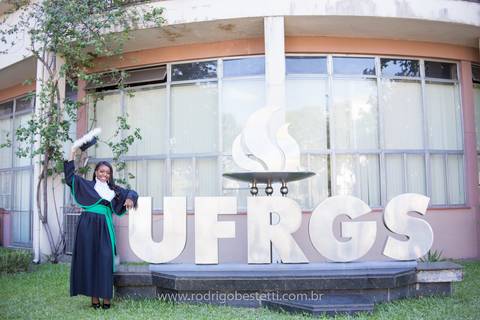 formatura-makeup-fotografo-fotografia-porto-alegre-fonoaudiologia-ufrgs-margarida-muller-rodrigo-bestetti-ensaio-book-colacao-de-grau-recepcao-chef-mauricio-toga-por-do-sol'