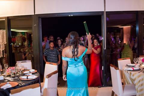 formatura-makeup-fotografo-fotografia-porto-alegre-fonoaudiologia-ufrgs-margarida-muller-rodrigo-bestetti-ensaio-book-colacao-de-grau-recepcao-chef-mauricio-toga-por-do-sol'