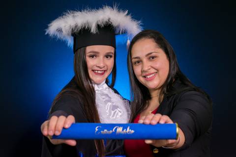 prova-de-toga-cecilia-meireles-viamao-porto-alegre-formatura-formandos-canudo-estudio-rodrigo-bestetti-fotografia-fotografo-colacao-grau-cerimonia-barrete-capelo-jabo-michael-escouto-natalia-cezar-professora-paraninfa-escola-colegio'