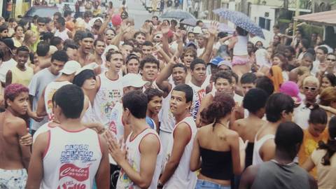 Bloco Balança mais não Cai'