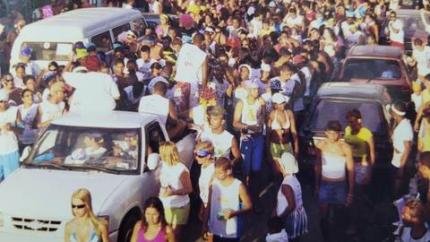 Bloco Hospício Lotado'