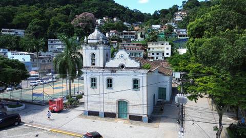 Iluminação artística na Igreja Matriz'