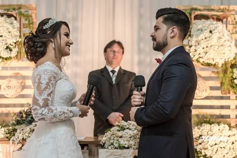 Troca de olhares cúmplices de Bárbara e Iuri no início da cerimônia - Rapha Drummond BH'