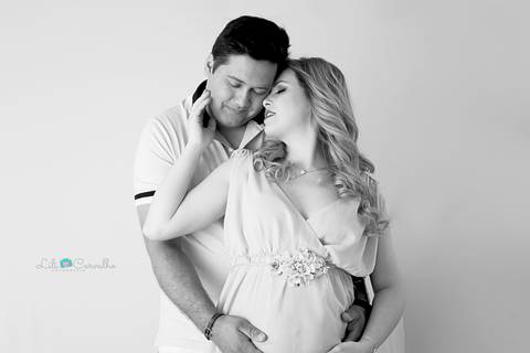 ensaio gestante maringa lili carvalho foto preta e branca '