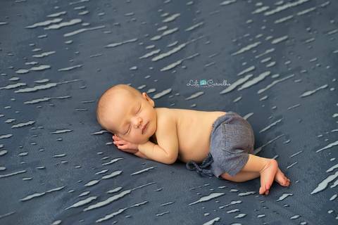 melhor newborn maringa fotografa especialista em fotografia de recem nascidos, melhor foto crianca maringa regiao menino baby menino cuidado atencao foto gestante foto gravida maringa linda manipulacao lili carvalho '