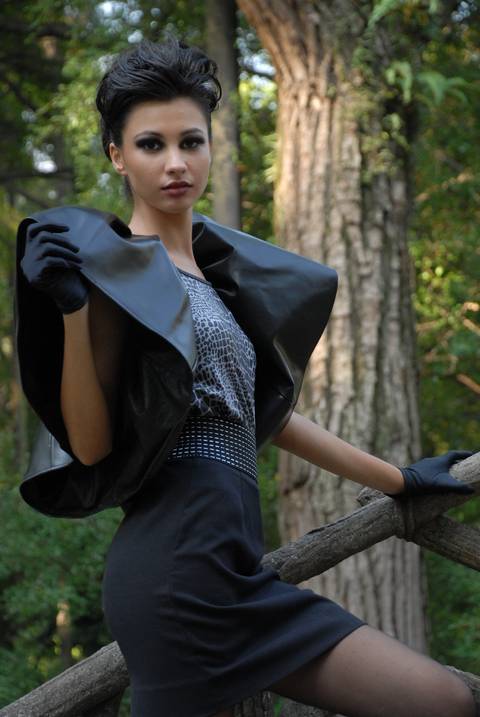 FASHION MOB 2010 (3)
Figurino | Produção : @leonardo_vanharelli 
Make | Hair :@sandracostamakeup
Modelo: @
Foto: @vitormereu'