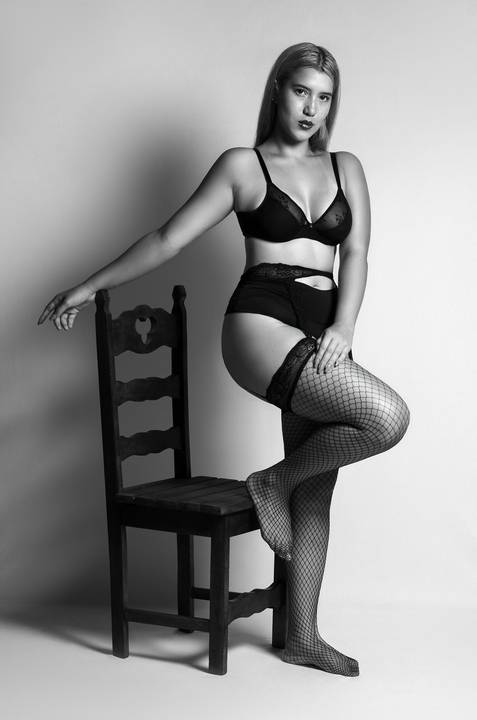 Modelo: Sabrina Freitas
Fotógrafo Vitor Mereu
(07)'