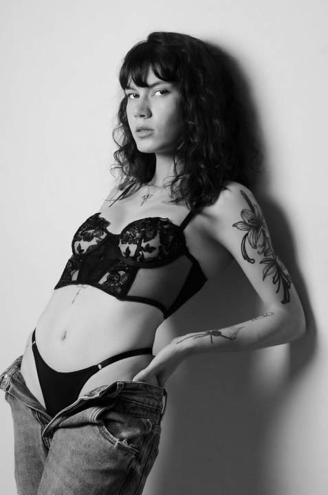 Modelo: Brenda Alana
Fotógrafo: Vitor Mereu
(16)'