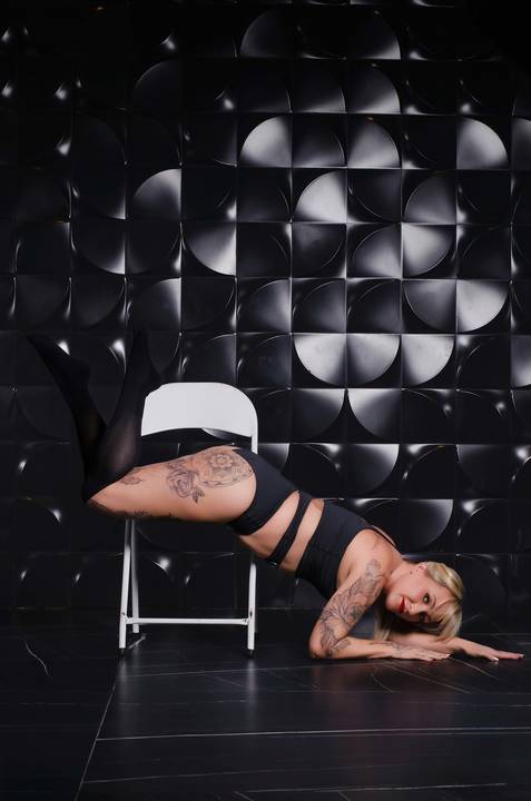 Chair Dance Juliana 02'