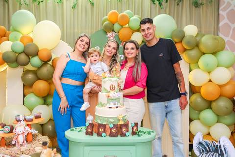 Foto com convidados 
Aniversário de 1 aninho
'