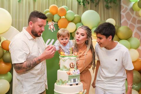 Hora do parabéns
Aniversário um aninho'