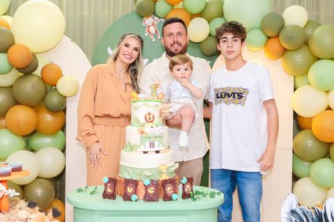 Foto com convidados 
Aniversário de 1 aninho'
