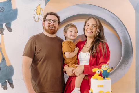 Família reunida no salão do condomínio para comemorar o aniversário de 2 anos do Léo em Mogi das Cruzes'