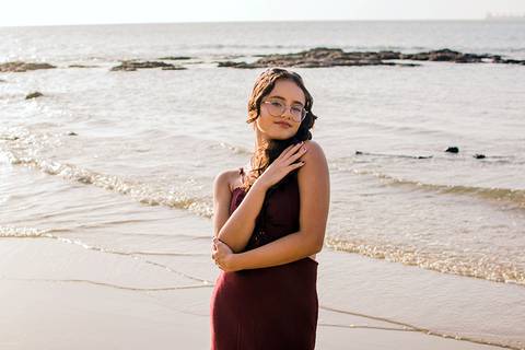 debuntante em seu ensaio de 15 anos na praia de iracema em Fortaleza'