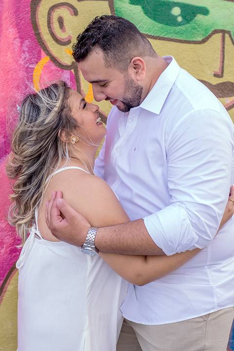Casamento civil + ensaio na Ponte dos Ingleses: um combo perfeito de autenticidade e beleza natural.'