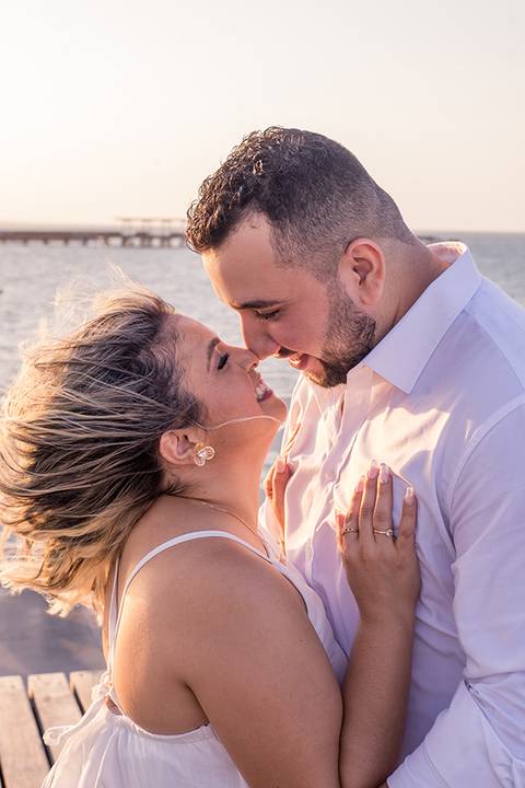 O registro no cartório ganhou vida com o ensaio apaixonado na tradicional Ponte dos Ingleses.
'