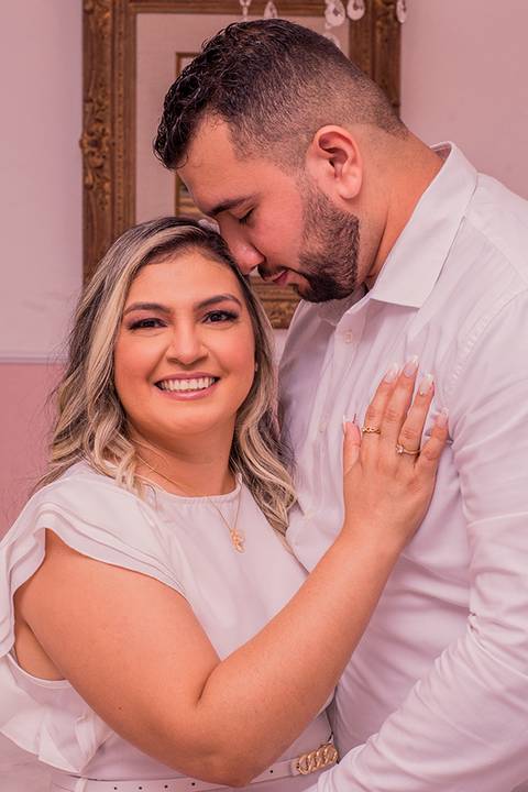 Celebração intimista no cartório com imagens emocionantes registradas depois na Ponte dos Ingleses.'