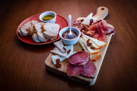 Fotógrafo de gastronomia restauração comida editorial moda produto Braga Porto Guimarães Barcelos Famalicão fotografo Braga Fotografo Nike ginásio roupa de treino esporte fotógrafo desporto atleta '