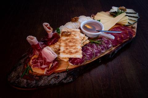 Fotógrafo de gastronomia restauração comida editorial moda produto Braga Porto Guimarães Barcelos Famalicão fotografo Braga Fotografo Nike ginásio roupa de treino esporte fotógrafo desporto atleta '