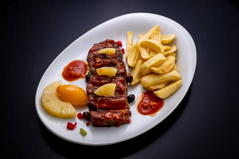 Fotógrafo de gastronomia restauração comida editorial moda produto Braga Porto Guimarães Barcelos Famalicão fotografo Braga Fotografo Nike ginásio roupa de treino esporte fotógrafo desporto atleta '