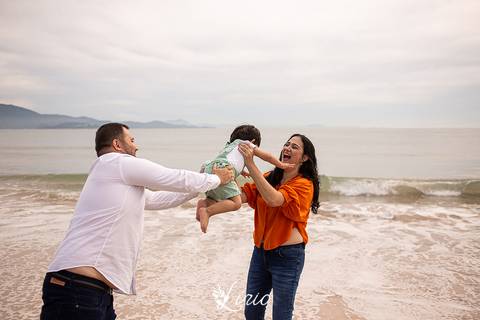 fotosfamilia, fotosnapraia, fotoscampo, fotosfamiliapaisagem, criancanapraia, fotografoflorianopolis, fotografoflorianopolisnapraia, fotosemfloripa, fotofamiliafloripa'