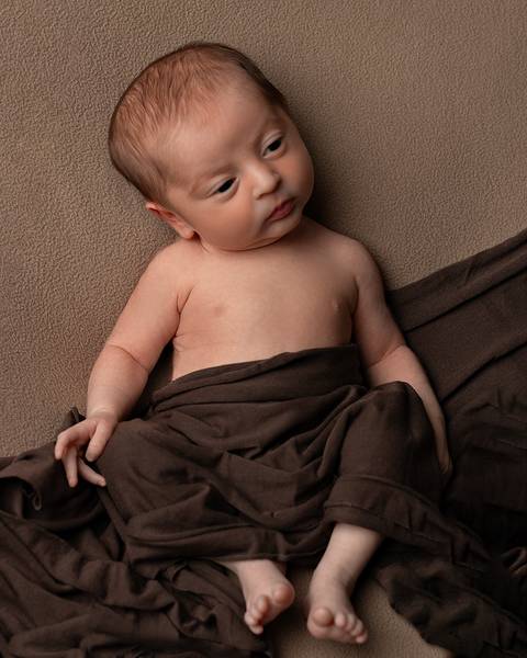 Ensaio de Recém-nascido. Bebê em ensaio Newborn no Estúdio Amoradia Foto.'