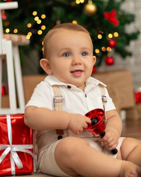 Bebê em ensaio de Natal no Estúdio Amoradia Foto.'