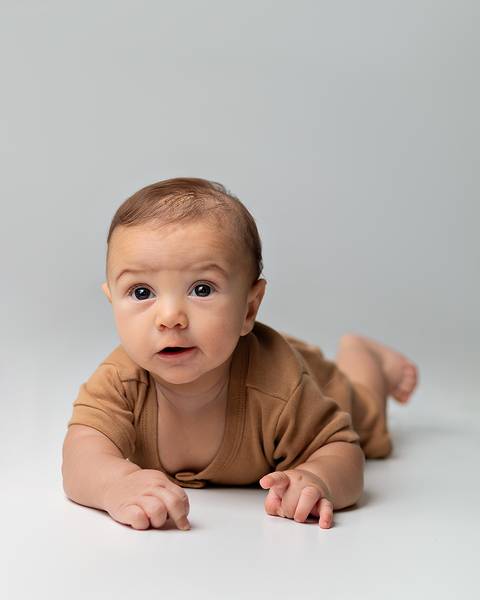 Ensaio de Acompanhamento infantil em estúdio Amoradia Foto em Natal/RN'