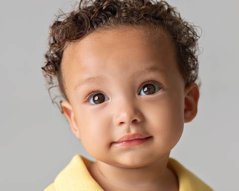 ensaio de acompanhamento mensal do bebê. Rostinho de Bebê de 8 meses.'