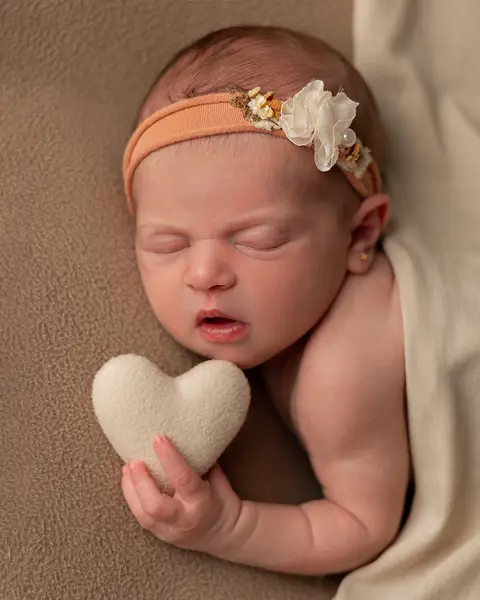 Bebê recém-nascida em ensaio Newborn'