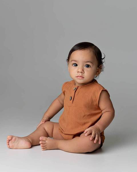 Bebê em ensaio de acompanhamento. 8 meses de Mathias'