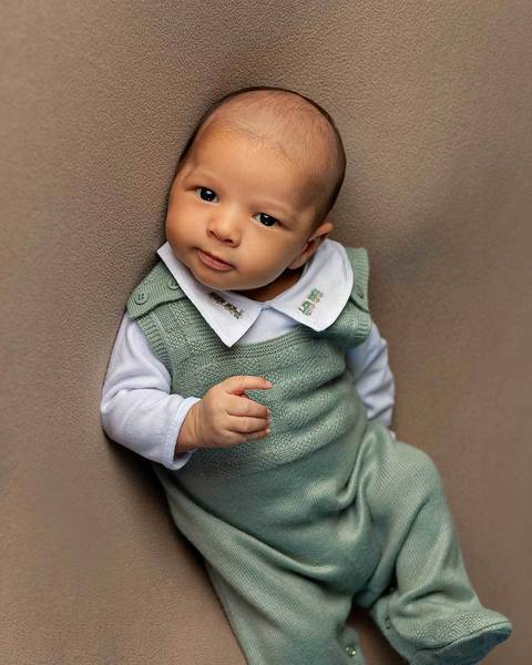 Ensaio de acompanhamento. Bebê de 1 mês'