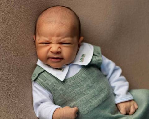 Ensaio de acompanhamento. Bebê de 1 mês'