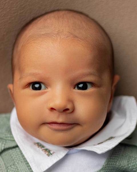 Ensaio de acompanhamento. Bebê de 1 mês'