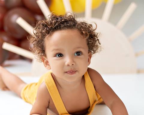 Sessão de fotos de 1 ano do bebê'