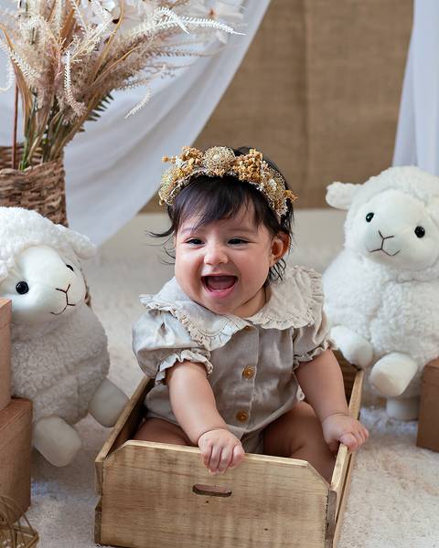 Ensaio de Páscoa de bebê em estúdio'
