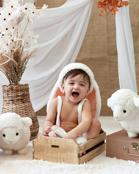 Ensaio de Páscoa de bebê de 1 ano'