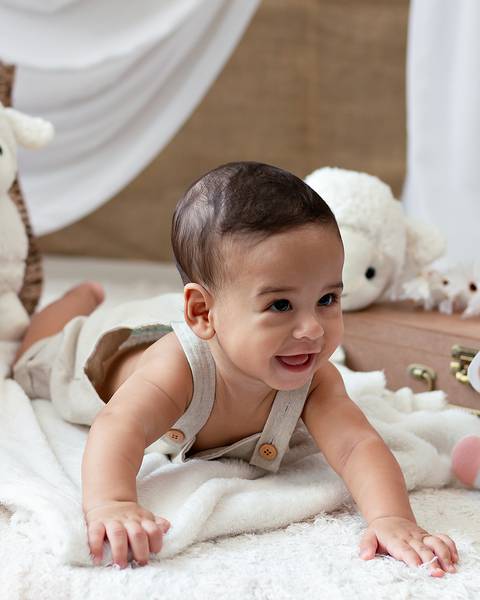 Bebê em ensaio de Páscoa'