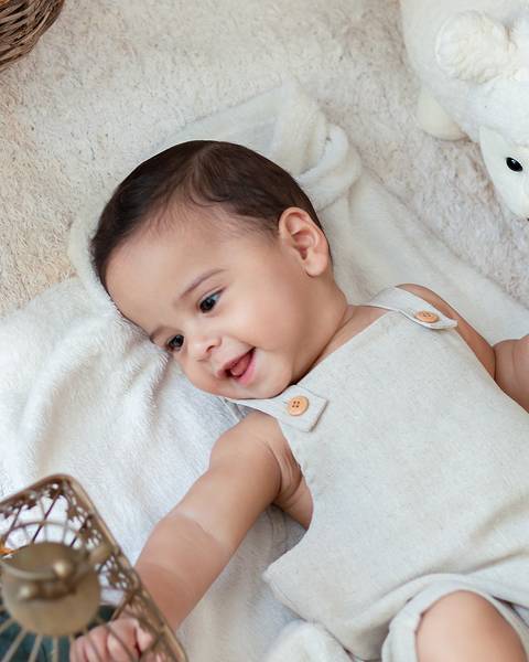 Bebê em ensaio de Páscoa'