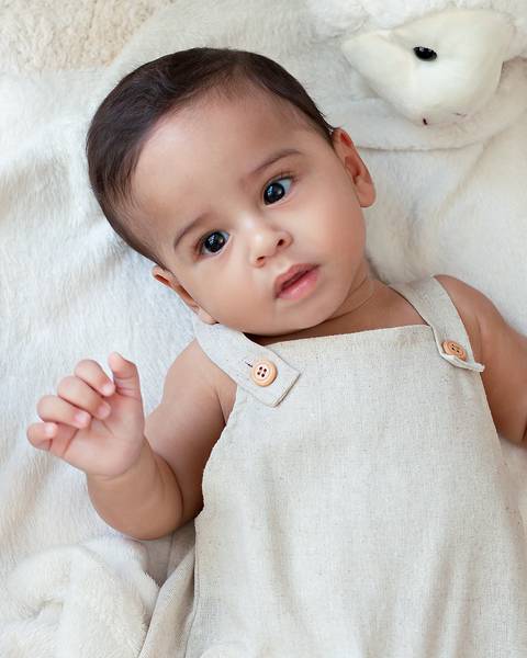 Bebê em ensaio de Páscoa'