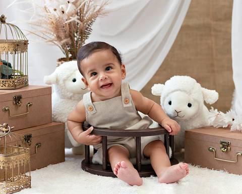 Bebê em ensaio de Páscoa'