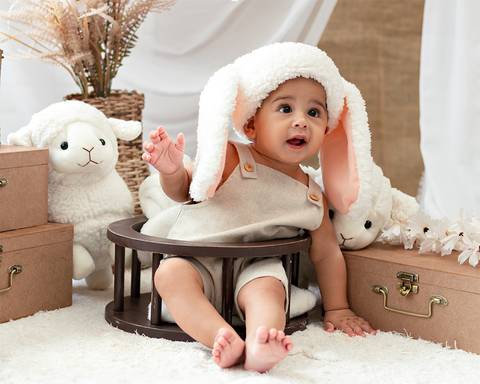 Bebê em ensaio de Páscoa'