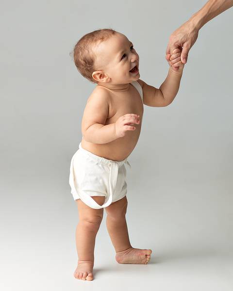 Bebê de 8 meses em ensaio de acompanhamento mensal'