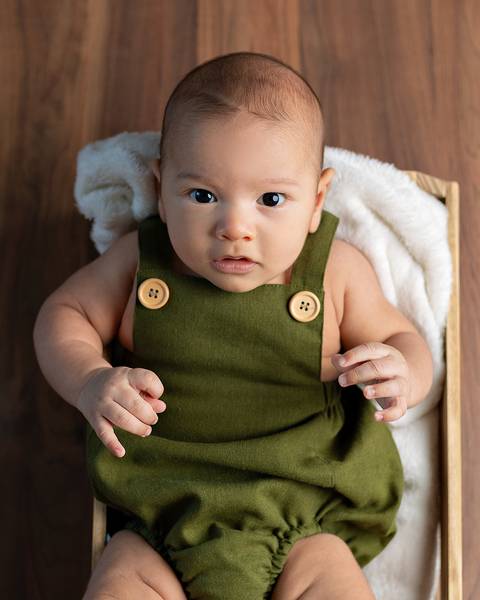 Ensaio de acompanhamento do bebê. 2 meses'