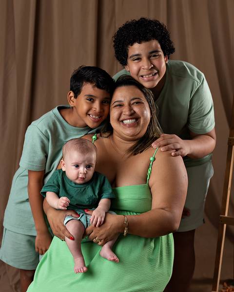 Ensaio de Dia das Mães de mãe e bebê'