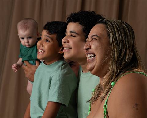 Ensaio de Dia das Mães de mãe e bebê'