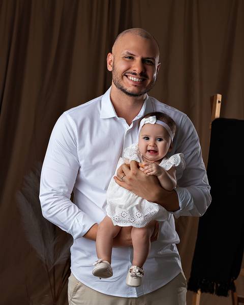 Fotos pai e bebê em estúdio em Natal/RN'