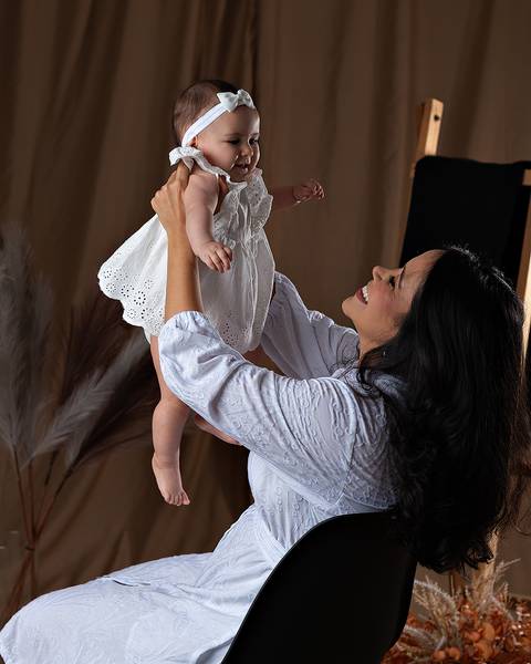 Fotos mãe e bebê em estúdio em Natal/RN'